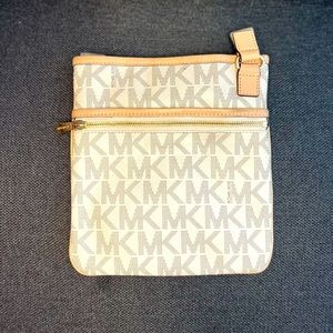 MICHAEL Michael Kors Crossbody
